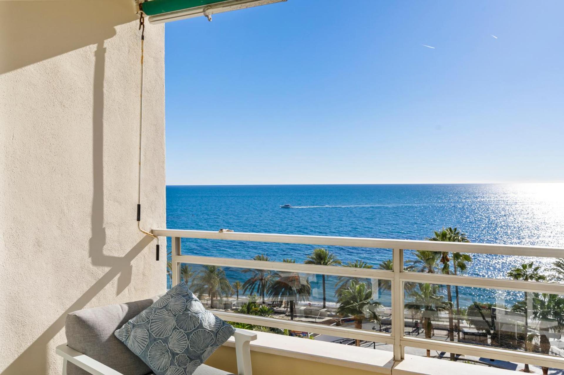 Beach Front Apartment With Pool Μαρμπέλλα Εξωτερικό φωτογραφία