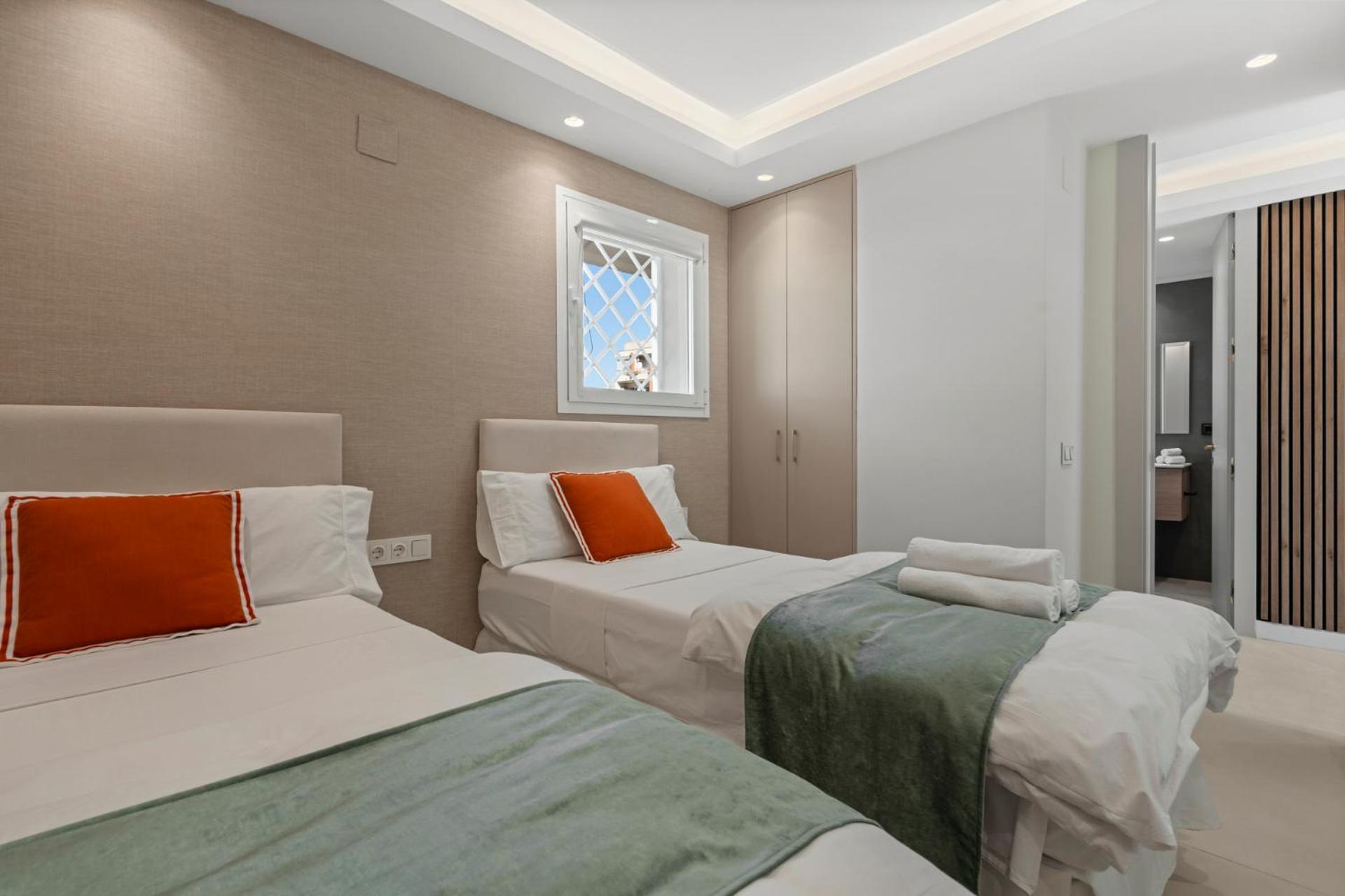 Beach Front Apartment With Pool Μαρμπέλλα Εξωτερικό φωτογραφία