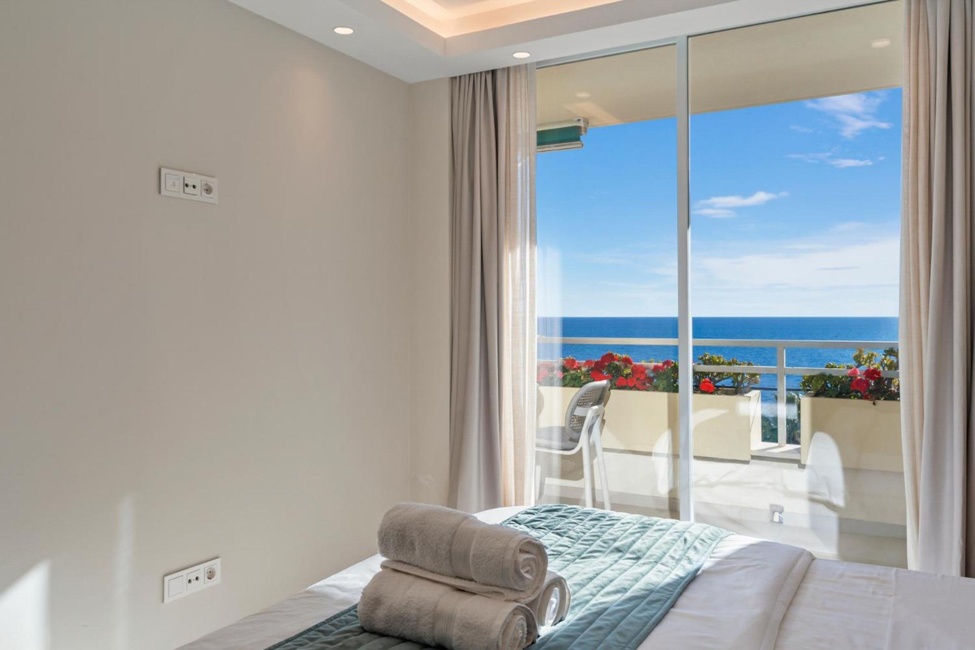 Beach Front Apartment With Pool Μαρμπέλλα Εξωτερικό φωτογραφία